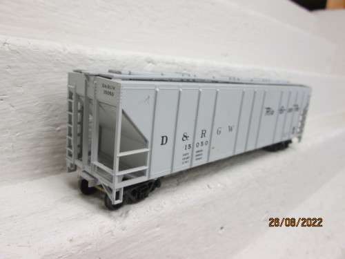HO SCALE : INTERMOUNTAIN - RIO GRANDE 50FOOT 3-BAY  - CLOSED HOPPER WAGON - BOXED