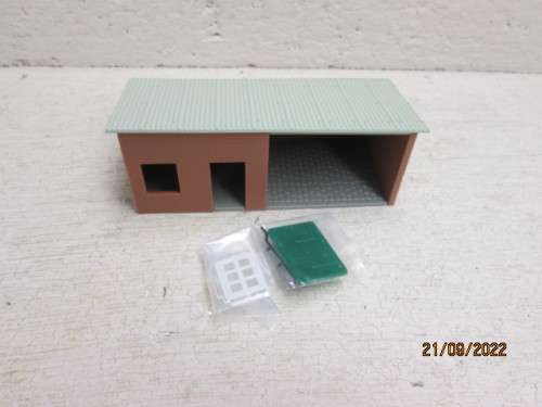 OO SCALE : STATION HALT / SHED - KIT