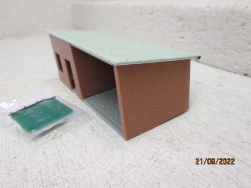 OO SCALE : STATION HALT / SHED - KIT