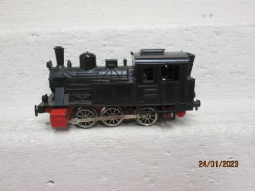 HO SCALE : MARKLIN : 0-6-0 STEAM LOCOMOTIVE