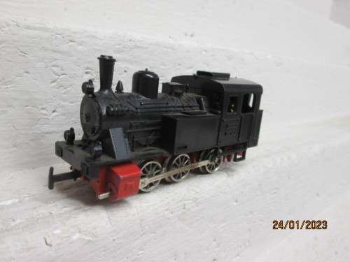 HO SCALE : MARKLIN : 0-6-0 STEAM LOCOMOTIVE
