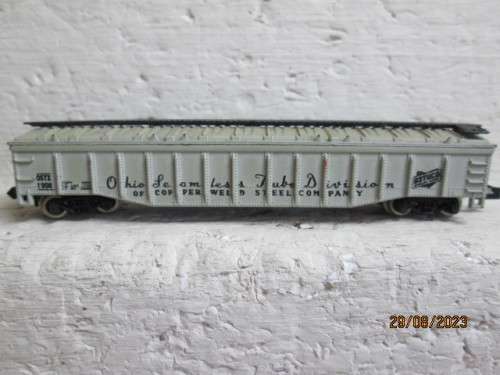 N SCALE : X2 COVERED 50FT GONDOLA`S
