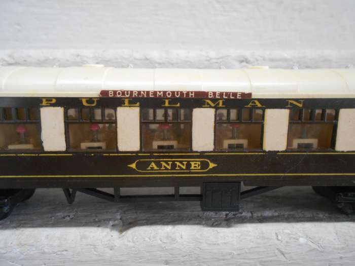 OO SCALE - TRIANG - PULLMAN COACH - BOURNEMOUTH BELLE