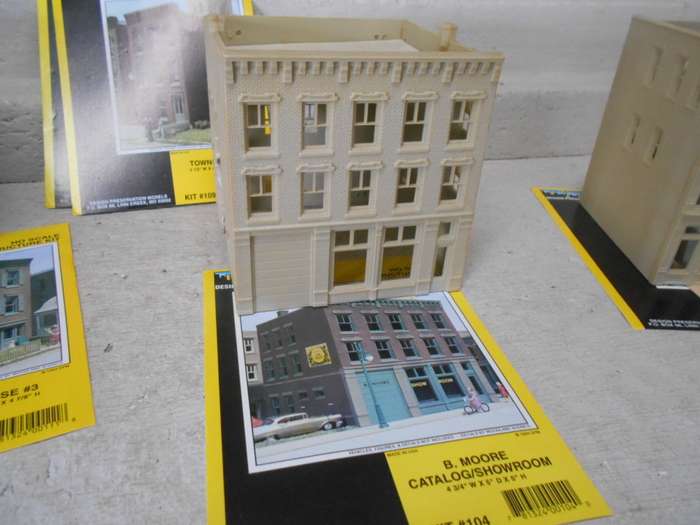 HO SCALE - DPM BUILDINGS - X4