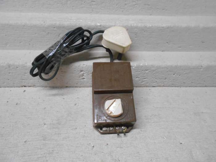 HO SCALE - BACHMANN - CONTROLLER / TRANSFORMER