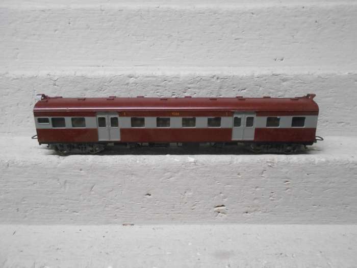 HO SCALE - LIMA - SAR - 3RD CLASS SUBURBAN COACH