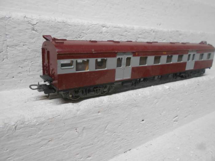 HO SCALE - LIMA - SAR - 3RD CLASS SUBURBAN COACH