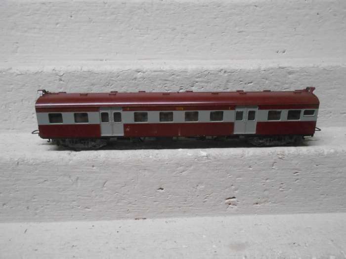 HO SCALE - LIMA - SAR - 1ST CLASS SUBURBAN COACH