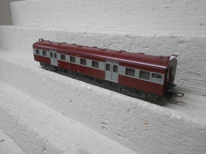 HO SCALE - LIMA - SAR - 1ST CLASS SUBURBAN COACH