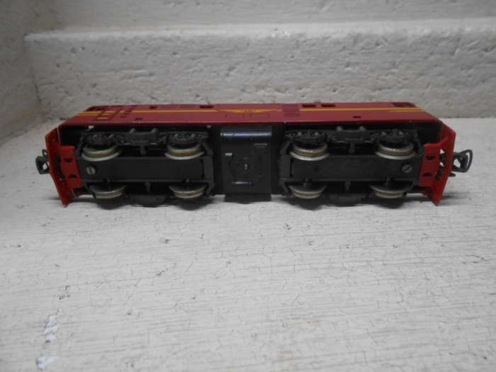 HO SCALE - LIMA - SAR - RED 5E DUMMY LOCOMOTIVE