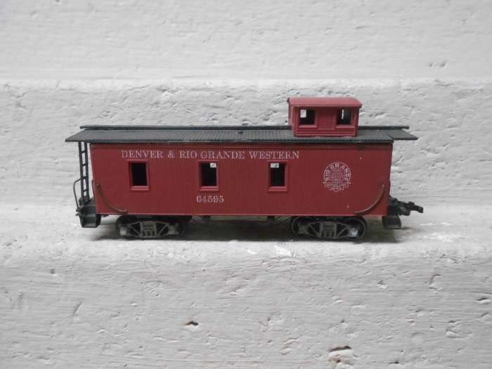 HO SCALE - DENVER & RIO GRANDE WESTERN - CABOOSE