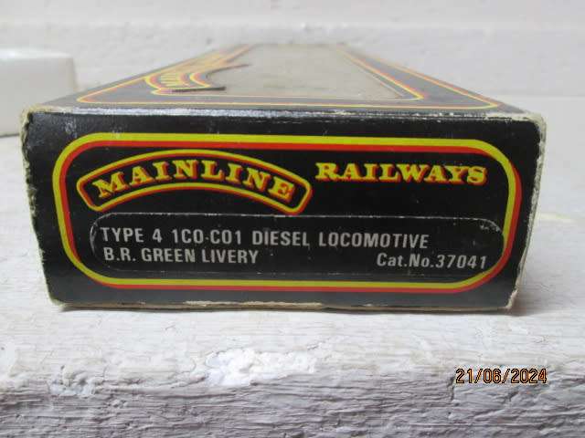 OO SCALE - MAINLINE - COCO GREEN DIESEL LOCOMOTIVE - BOXED
