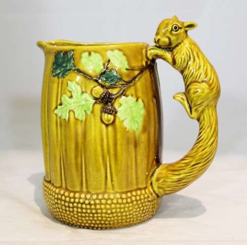 Japanese - Squirrel tankard - Beautiful! - Bid Now!!!