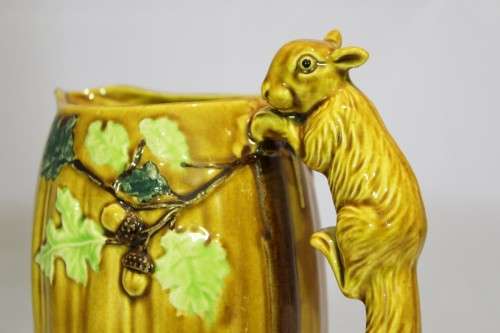 Japanese - Squirrel tankard - Beautiful! - Bid Now!!!