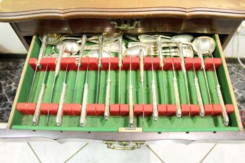 Mannie Bros Sheffield - Canteen of cutlery in fitted cabinet - EPNS A1