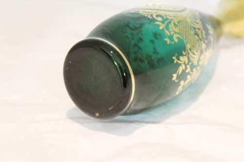 Venetian style vase - Ornate green vase