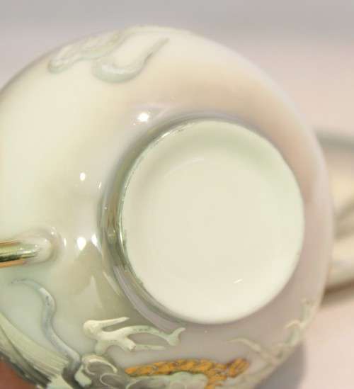 Manna china - Japan - embossed dragon motif - demitasse duo