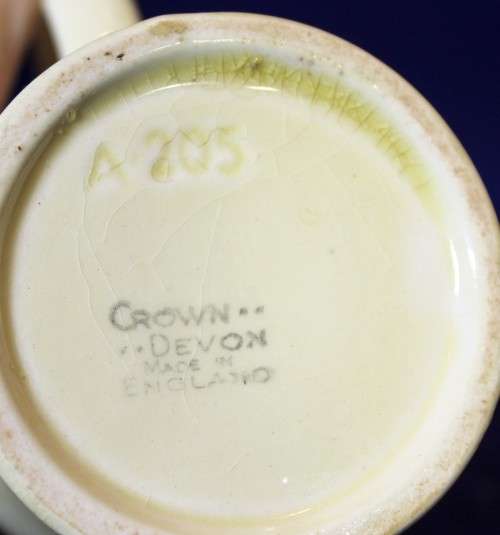 Crown Devon - embossed 1947 Royal visit to RSA mug