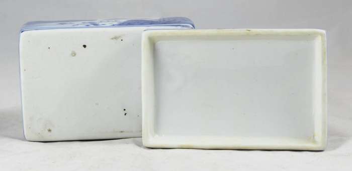 Blue and white lidded trinket holder