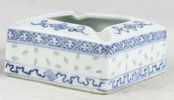 Chinese porcelain - ashtray