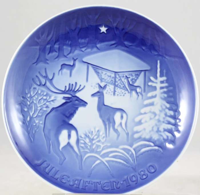 Copenhagen - Porcelain Wall Plate - Christmas In The Woods 1980