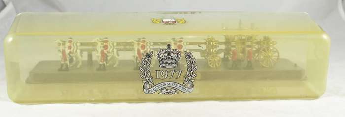 The Queen`s silver Jubilee 1977 - Royal state coach - horses & carriage & foot soldiers