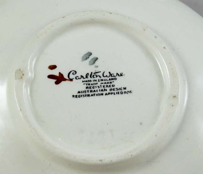 Carlton Ware - Australian design - yellow leaf trinket dish