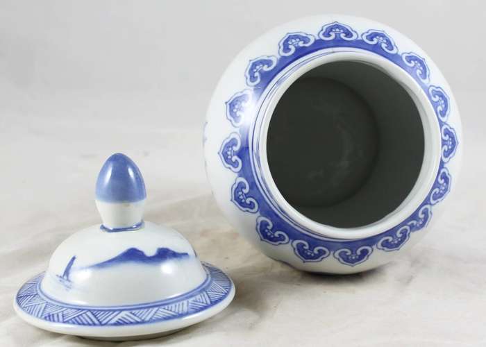 Blue & White - Chinese Lidded Container - Gorgeous! - Bid Now!!!