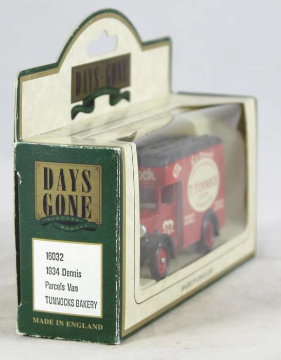Lledo - Days Gone - T.Tunnock bakery parcels van