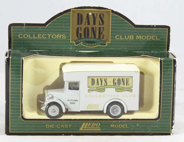 Lledo - Days Gone - 1934 Dennis parcels van - club autumn 1994