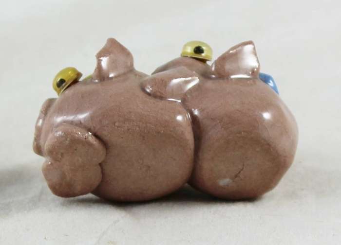 Miniature mating pigs