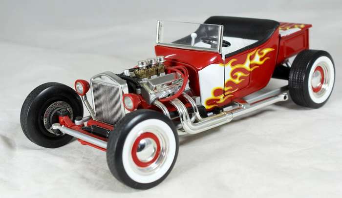 ERTL - Racing champions - 1923 Ford T-Bucket