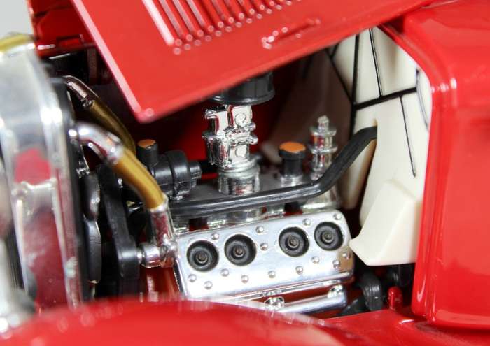 Road Signature - 1932 Ford Coupe - 1:18 Scale Model