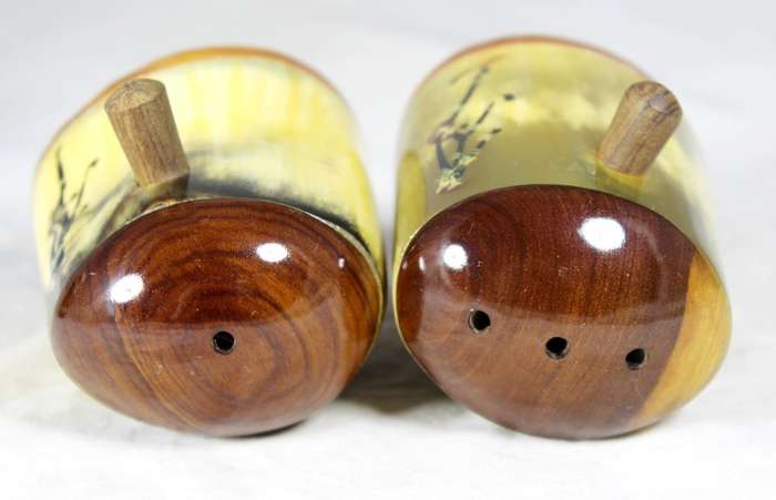Character salt & pepper Set - wood & hoof set