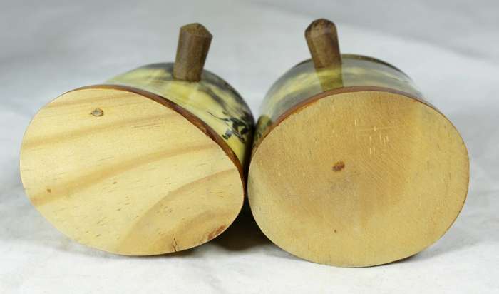 Character salt & pepper Set - wood & hoof set