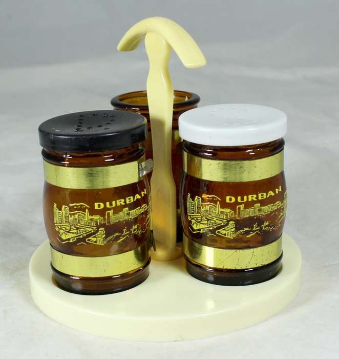 Plastic & glass keg salt & pepper set