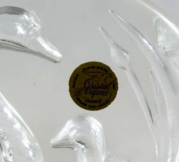 Crystal d`Antiques Swan paperweight