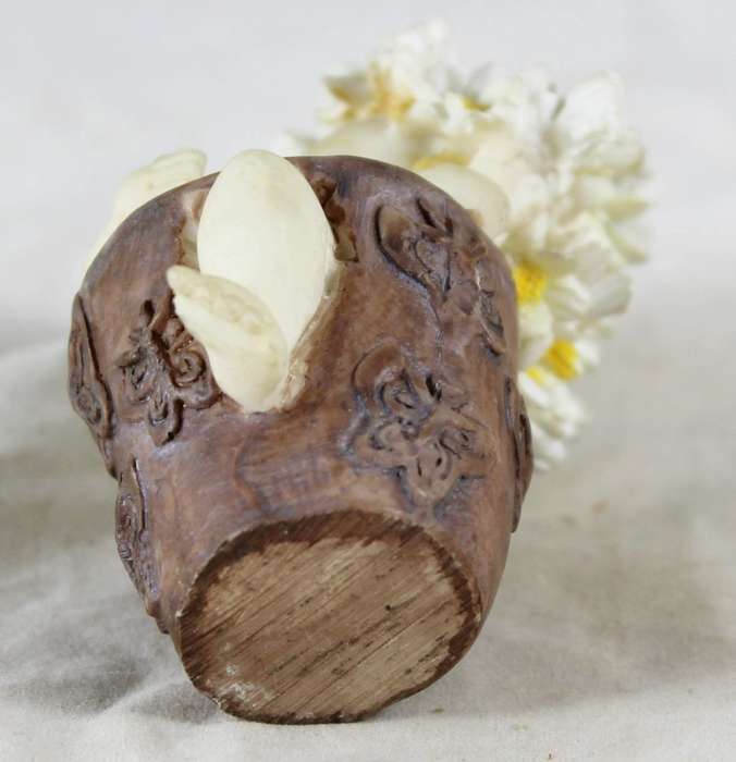 Baby with white and yellow flower hair