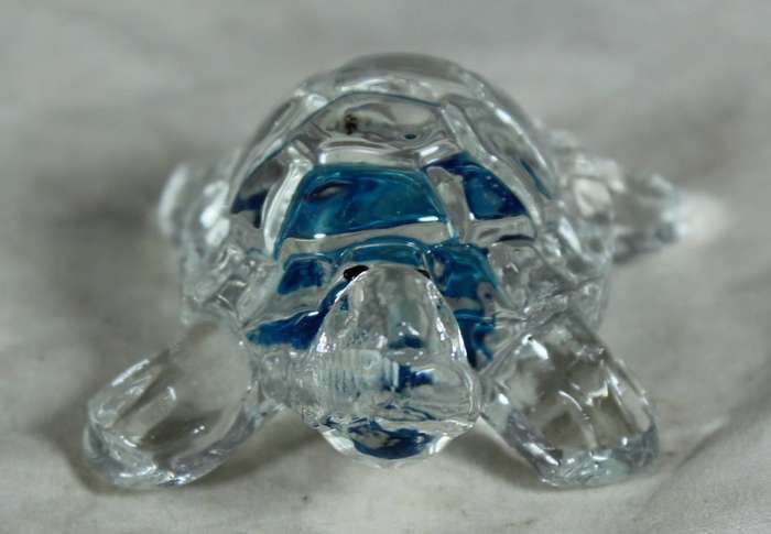Small glass tortoise blue