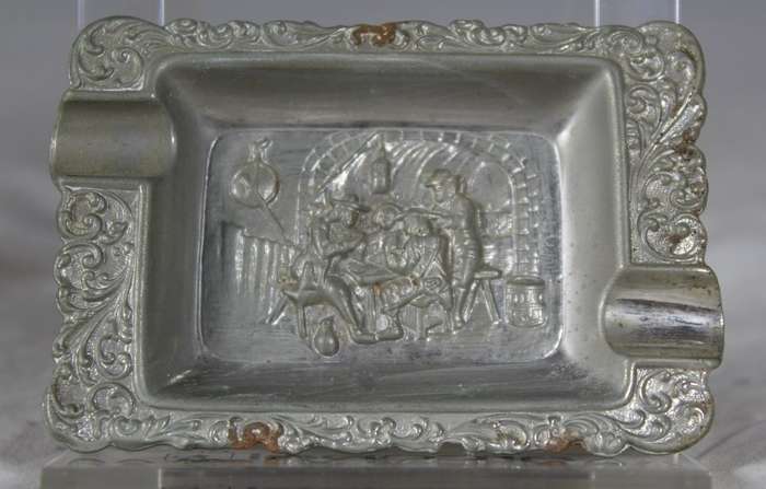 Pair of molded small ashtrays