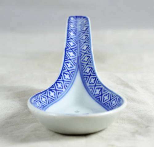 Chinese B and W spoon