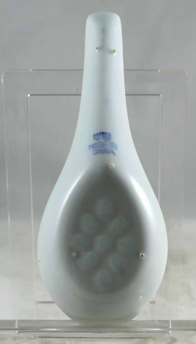 Chinese B and W spoon