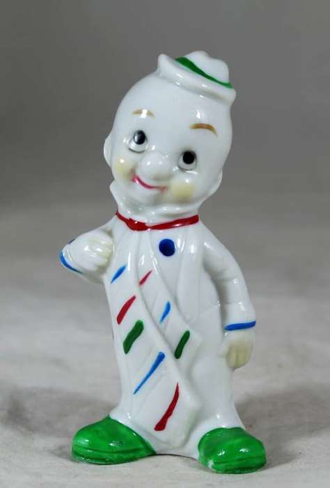 Small clown with a large tie