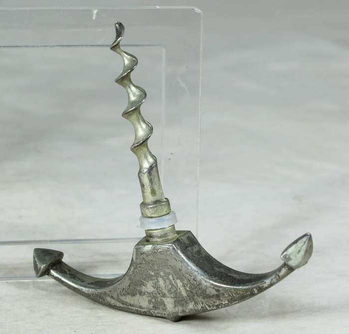 Metal anchor cork screw