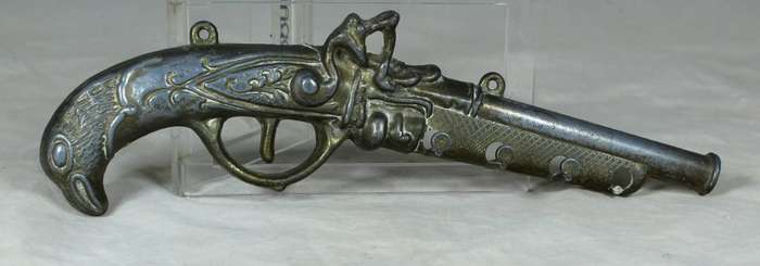 A gun key holder for wall mounting