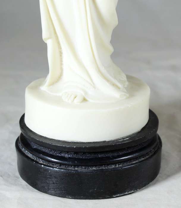 Detailed molded lady sculpture