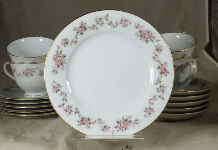 R C Chantely tea set