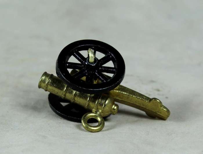 MINIATURE METAL CANNON - BID NOW!!!