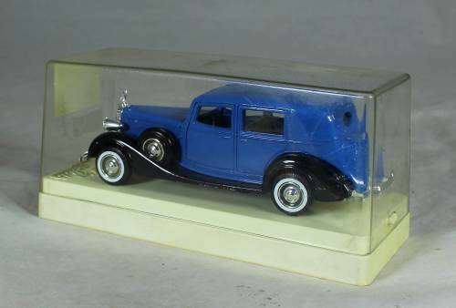 Solido age D` or Packard sedan