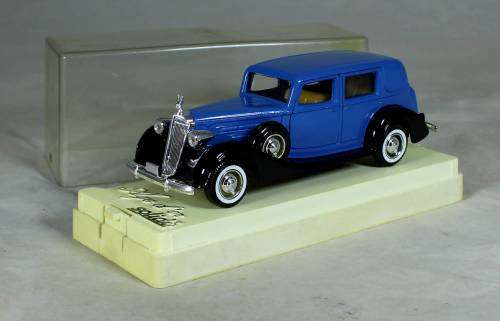 Solido age D` or Packard sedan